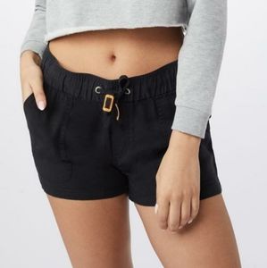 TenTree Woman's Instow Short in Meteorite Black